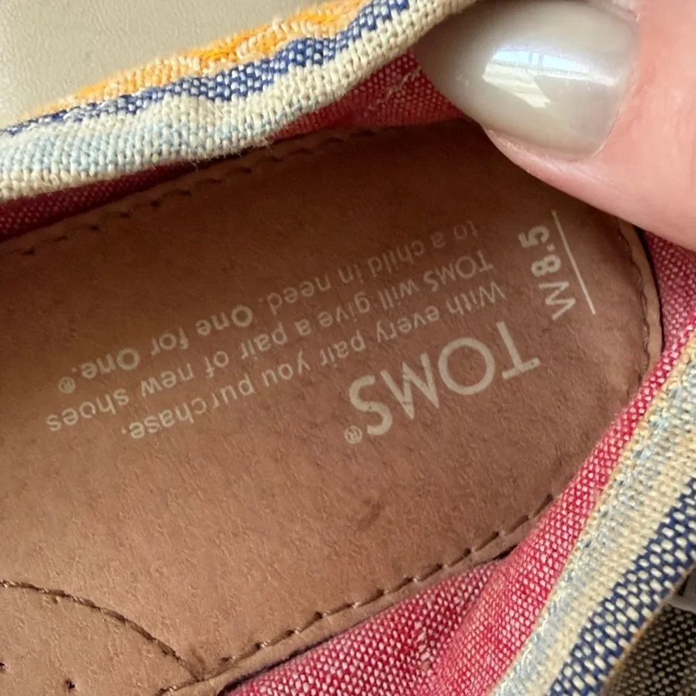 Toms Multicolor Striped Espadrilles Flats Slip On Cozy Aztec Tribal Shoes